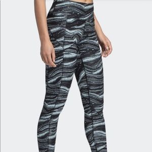NWT Adidas wanderlust yoga legging xs blue black